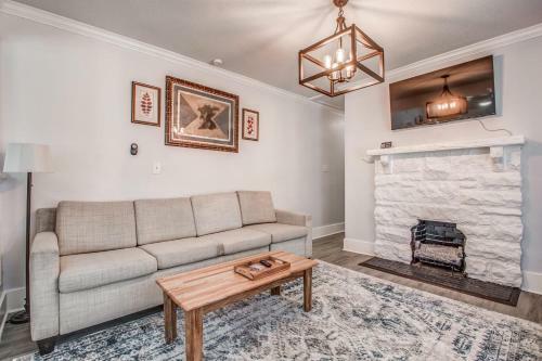 The Casalita Casita- Mins To Everything