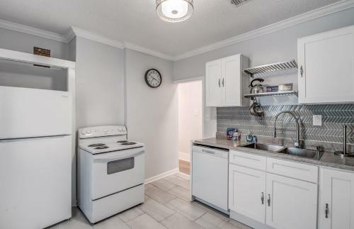 The Casalita Casita- Mins To Everything