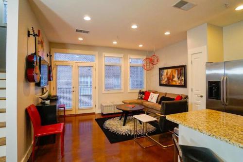 Phillips Place Condos I