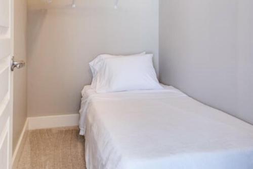 Phillips Place Condos I