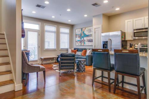 Phillips Place Condos I