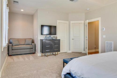 Phillips Place Condos II