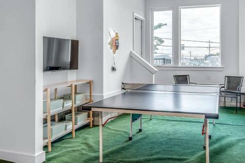 Big New And Modern With Skyline View Mural And Ping Pong