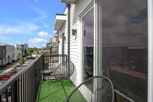 Big New And Modern With Skyline View Mural And Ping Pong
