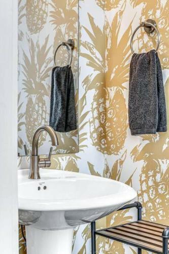 Big New And Modern With Skyline View Mural And Ping Pong