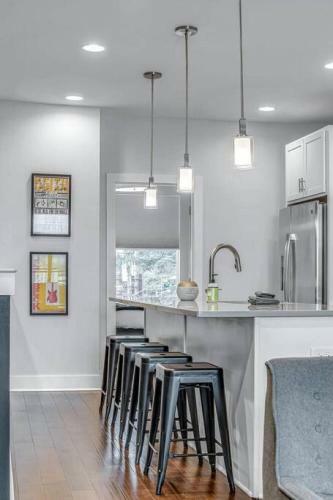Big New And Modern With Skyline View Mural And Ping Pong