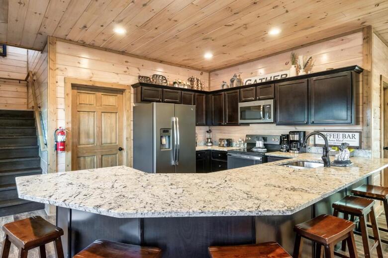 Summer Special, Mountain View, Cabin, Hottub, Game Rm, Sleeps 20