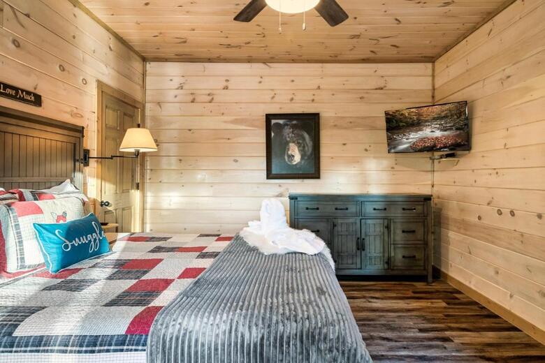 Summer Special, Mountain View, Cabin, Hottub, Game Rm, Sleeps 20