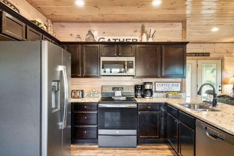 Summer Special, Mountain View, Cabin, Hottub, Game Rm, Sleeps 20