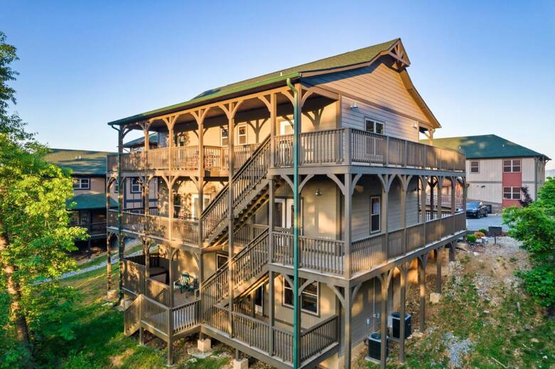 Summer Special, Mountain View, Cabin, Hottub, Game Rm, Sleeps 20