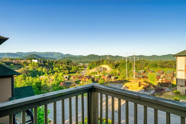 Summer Special, Mountain View, Cabin, Hottub, Game Rm, Sleeps 20