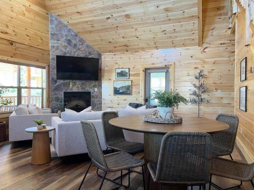 Sweet Tea Timber Indoor Pool Hot Tub