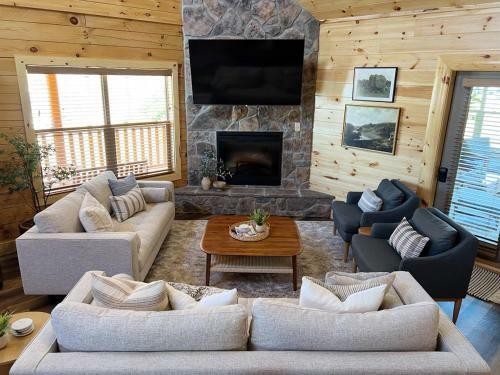 Sweet Tea Timber Indoor Pool Hot Tub