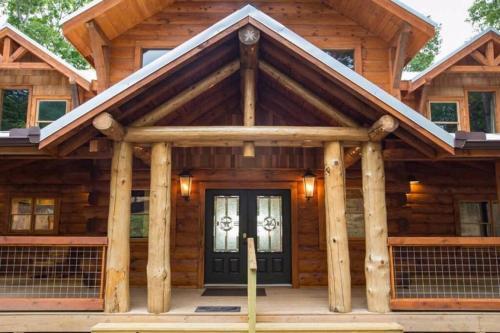 Mountain Views, Indoor Pool, Theater Room, And Fire Pit For 26!