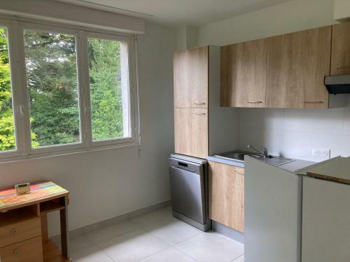 Maison De Plain Pied Dans Un Parc
