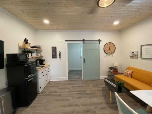 Apartamento Beautifully Renovated Studio 2 Miles From The Marina