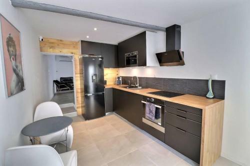 Maison de Ville, 2 Chambres Avec Parking Priv� Et Clim