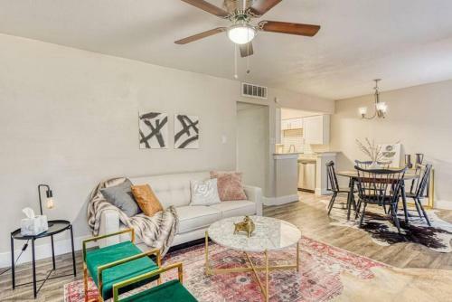 Apartamento Arlington Duo Two Apts Sleeps 16 Walk To At&t