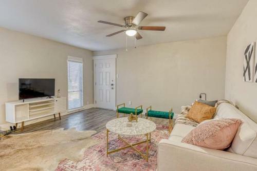 Apartamento Arlington Duo Two Apts Sleeps 16 Walk To At&t
