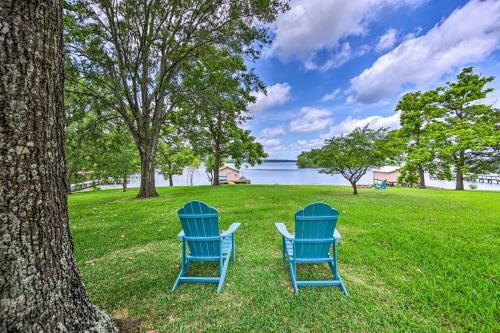 Beautiful Texas Retreat On Lake Palestine!