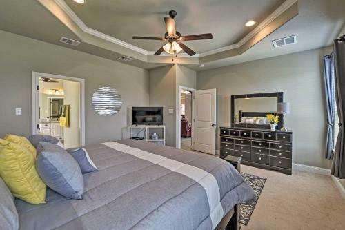 Luxurious College Station Home With Pool And Patio!