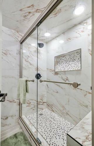 Wow, Brand New, Luxurious, At&t Dfw Home- Book Now!!!