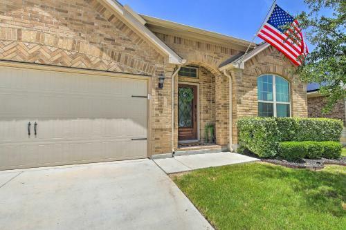 Suburban San Antonio Home With Covered Patio!