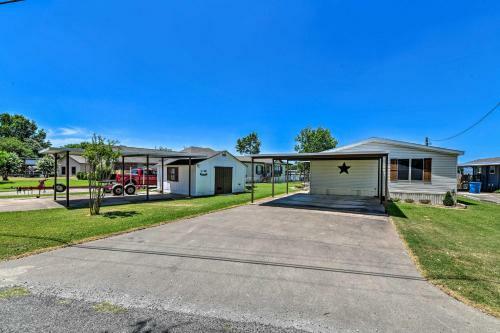 Lakefront Granbury Home, Boat Dock On-site!