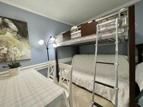 Beautiful Traditional Home*modern Updates*guest Suite B