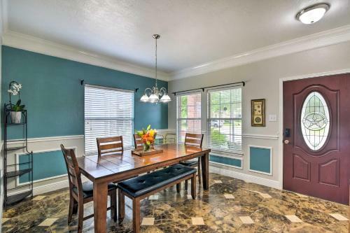 Convenient Katy Retreat - 27 Mi To Houston!