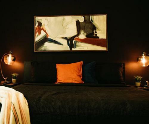 Apartamento Speakeasy And Come In. Designer Space W/ King Bed