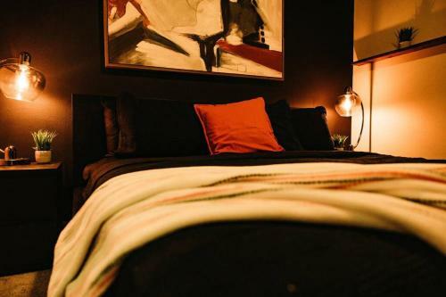 Apartamento Speakeasy And Come In. Designer Space W/ King Bed