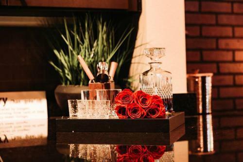 Apartamento Speakeasy And Come In. Designer Space W/ King Bed