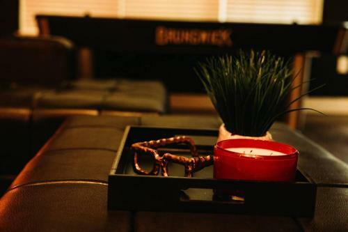 Apartamento Speakeasy And Come In. Designer Space W/ King Bed