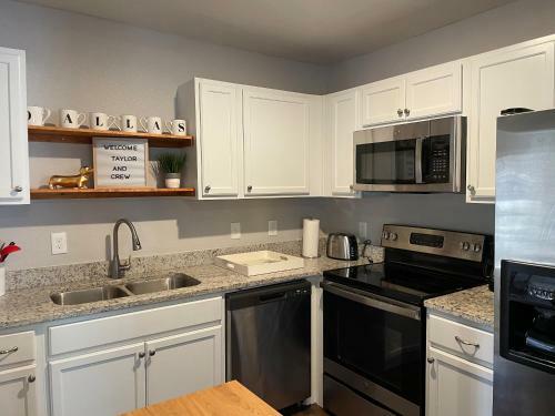 4 Bedroom House Great For Groups!