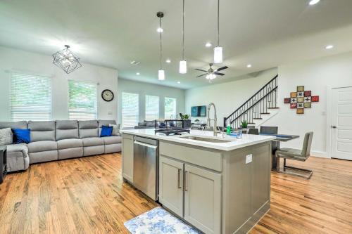 Chic And Spacious Dallas Getaway, 3 Mi To Dtwn!