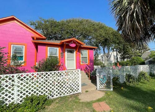 Charming Garden Cottage With Porretto Beach Pass!