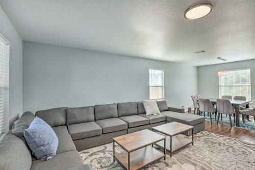 Spacious And Sunny Austin Home About 12 Mi To Dtwn!