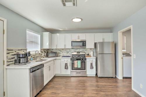 Spacious And Sunny Austin Home About 12 Mi To Dtwn!