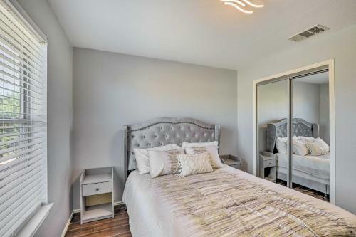 Spacious And Sunny Austin Home About 12 Mi To Dtwn!