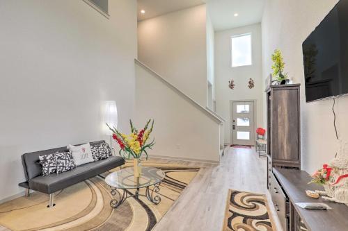 Spacious And Sunny Austin Home About 9 Mi To Dtwn!