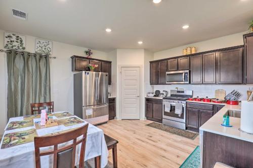 Spacious And Sunny Austin Home About 9 Mi To Dtwn!
