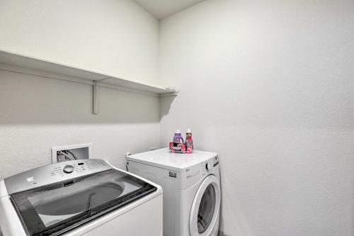 Spacious And Sunny Austin Home About 9 Mi To Dtwn!