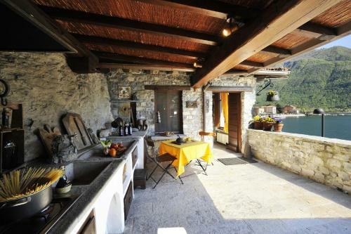 Villa La Torre Di Porlezza