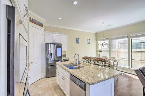 Spacious Houston Townhouse About 17 Mi To Dtwn!