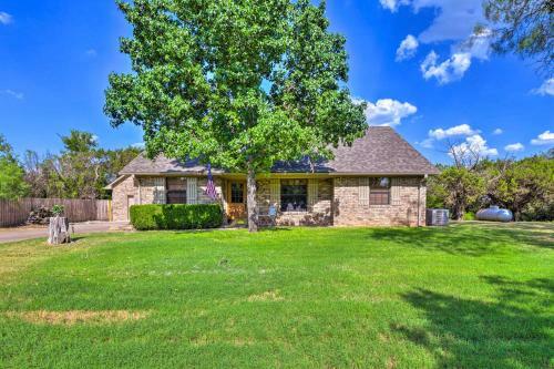 Lake Palo Pinto Retreat Dock And Private Pool!