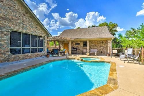Lake Palo Pinto Retreat Dock And Private Pool!