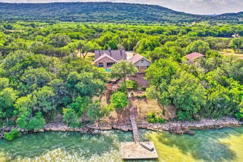 Lake Palo Pinto Retreat Dock And Private Pool!