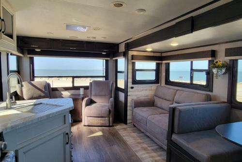 Brand New Rv Bay Front