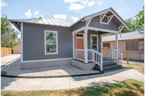 Comfy And Incredible Fenced 2br 2 Ba Near Downtown